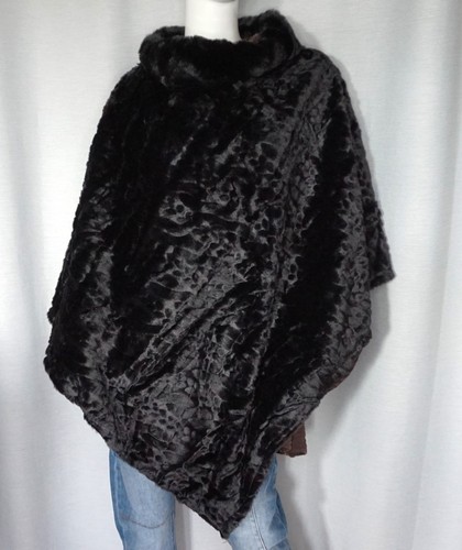 Faux fur poncho - faux, webfell